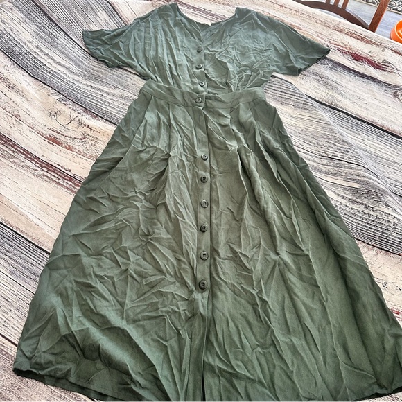 VETTA The Two Piece Midi Dress in Green - Picture 3 of 11